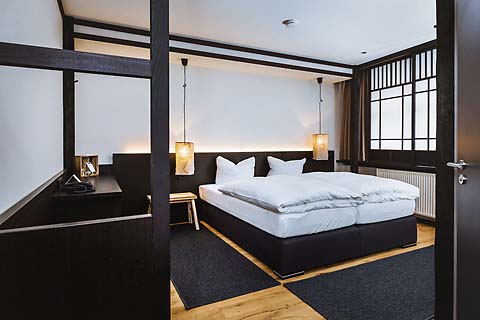 Fotoshooting Business Portraits Fashion Fotograf Berlin © www.henninghattendorf.com