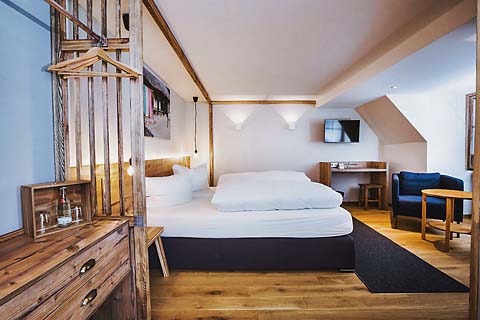 Fotoshooting Business Portraits Fashion Fotograf Berlin © www.henninghattendorf.com